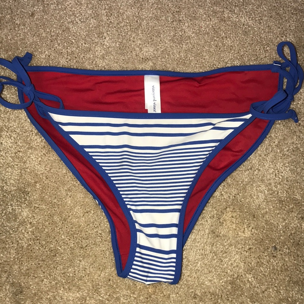 Vineyard Vines white and blue striped bottoms